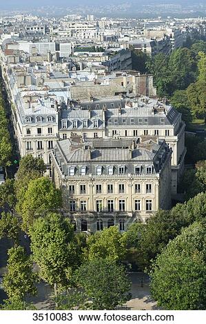 Stock Image - France. Paris 16th district. Place de l'Etoile. Buildings between rue Lauriston and avenue Foch. Fotosearch