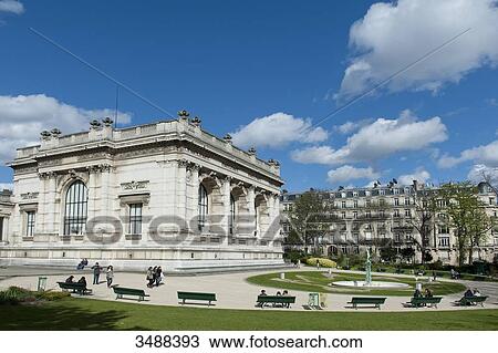 Stock Image - France. Paris 16th district. The Galliera palace, the Museum of Fashion of the City of Paris. Architect: Leon Ginain (1894). Fotosearch