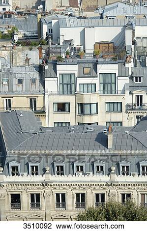 Stock Image - France. Paris 17th district. Place de l'Etoile. Buildings between avenue Carnot and avenue Mac Mahon. Fotosearch