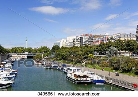 Stock Image - France, Paris, 4th district, Port de l'Arsenal.. Fotosearch