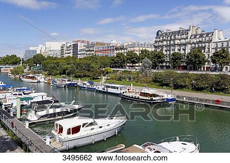 Stock Image - France, Paris, 4th district, Port de l'Arsenal.. Fotosearch