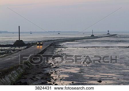 France, Vendee, le Passage du Gois, submersible road, leading t ohe island of Noirmoutier. View Large Photo Image Stock Image - France, Vendee, le Passage du Gois, submersible road, leading t ohe island of Noirmoutier.. Fotosearch