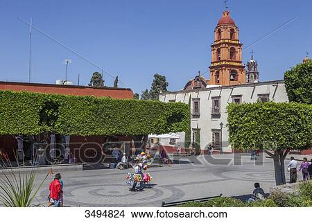 Picture - Mexico, State of Guanajuato, San Miguel de Allende, Plaza Civica Allende. Fotosearch