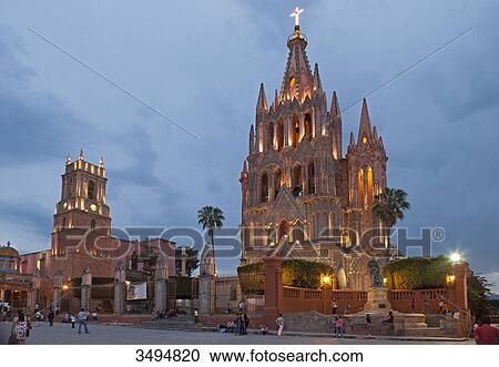 Stock Image - Mexico, State of Guanajuato, San Miguel de Allende, San Miguel Arcangel Cathedral, Neogothic style, late 19th century et San Rafael church. Fotosearch