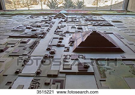Stock Image - Mexico, State of Mexico, Teotihuacan archaeological pre-Columbian 200 BC, UNESCO World Heritage, Museo del Sitio, huge model of Teotihuacan from 1500 years ago. Fotosearch