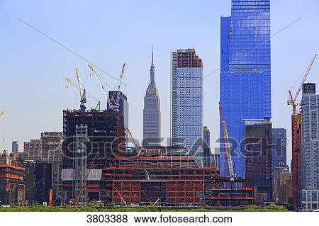 Stock Photo - Usa, New York, Manhattan. Works. Fotosearch