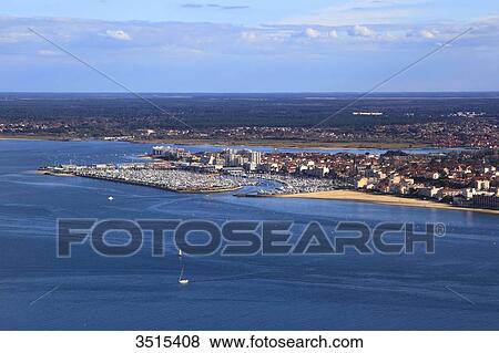 Stock Photo - France, Gironde, Arcachon Bay, Arcachon.. Fotosearch