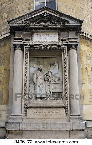 Stock Image - France, Ile de France, Paris, 6th district, at the corner of the Avenue de l'Observatoire and the Rue d'Assas, Stephane Tarnier memorial, next to the the Cochin hospital. Fotosearch