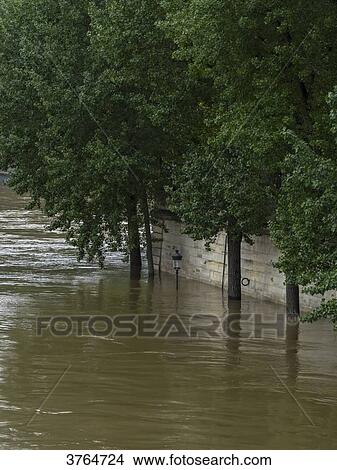 France, Ile de France, Paris, the Seine overflowing and flooding, June 2016, ile St Louis View Large Photo Image Picture - France, Ile de France, Paris, the Seine overflowing and flooding, June 2016, ile St Louis. Fotosearch