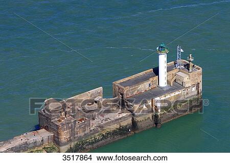 Picture - France, Northern France, Pas de Calais. Boulogne sur Mer. Lighthouse. Fotosearch
