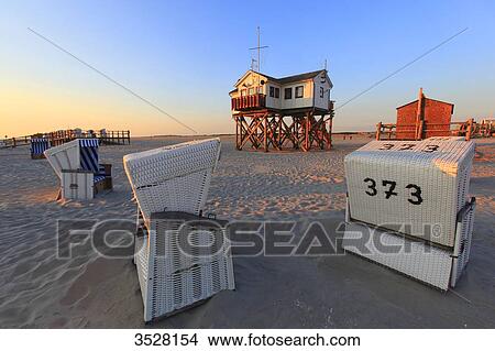 Picture - Germany, Nordfriesland, Schleswig-Holstein, Sankt Peter Ording or St Peter Ording is the biggest seaside resort in Germany.. Fotosearch