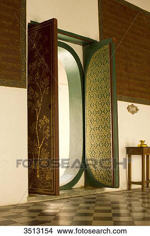 Thailand, Nakhon Pathom, Phra Pathom Chedi temple View Large Photo Image Picture - Thailand, Nakhon Pathom, Phra Pathom Chedi temple. Fotosearch
