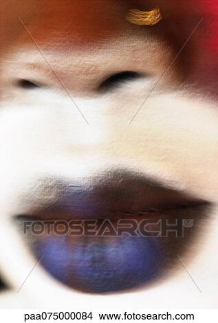 Frau Tragen Dunkel Lippenstift Und Weisses Gesicht Make Up Nahaufnahme Von Mundbereich Blurred Bild Paa Fotosearch