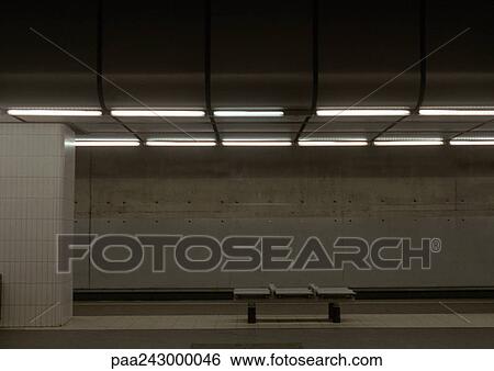 Stock Photograph - Subway platform. Fotosearch