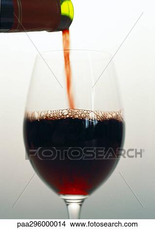 Picture - Glass of red wine. Fotosearch