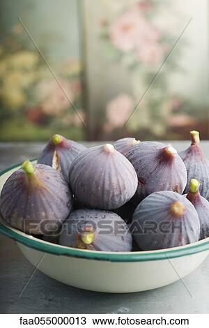 Bowl of ripe figs View Large Photo Image Stock Image - Bowl of ripe figs. Fotosearch