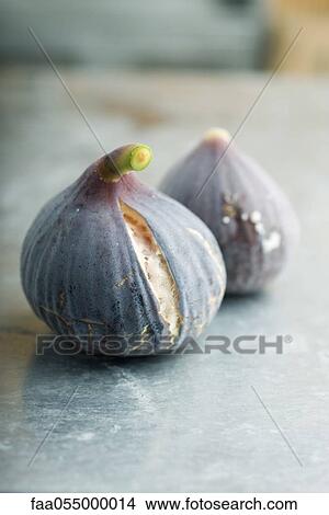 Ripe figs View Large Photo Image Picture - Ripe figs. Fotosearch