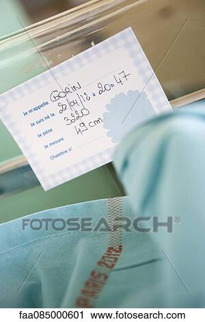 名札 上に 病院 赤ん坊のまぐさ桶 ストックイメージ Faa Fotosearch