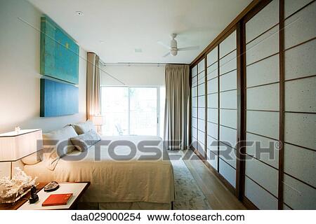 Picture - Luxury hotel room with Japanese shoji. Fotosearch