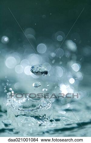 Picture - Water splashing, extreme close-up. Fotosearch