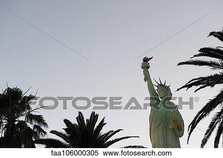 Statue of Liberty replica in Las Vegas, Nevada, USA View Large Photo Image Stock Photography - Statue of Liberty replica in Las Vegas, Nevada, USA. Fotosearch