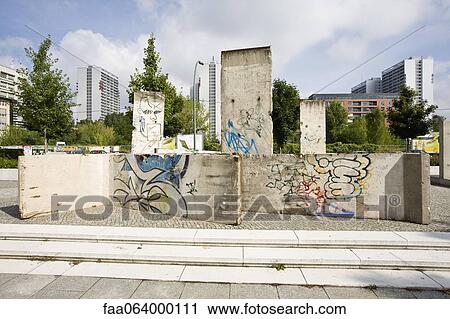 Stock Image - Germany, Berlin, pieces of the Berlin Wall. Fotosearch