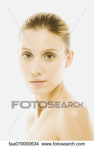 Picture - Young woman with bare shoulders, portrait. Fotosearch