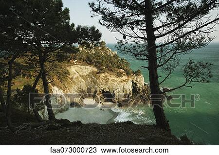Pointe de Saint-Hernot, Ile Vierge, Crozon Peninsula, FinistÅre, Brittany, France View Large Photo Image Stock Image - Pointe de Saint-Hernot, Ile Vierge, Crozon Peninsula, FinistÅre, Brittany, France. Fotosearch