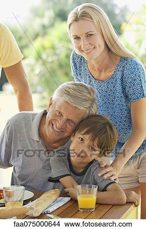 Picture - Multi-generation family, portrait. Fotosearch