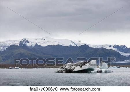 Stock Image - Jokulsarlon glacial lagoon, Iceland. Fotosearch