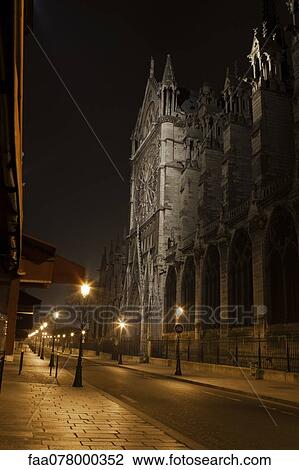 Stock Image - Notre Dame de Paris, Paris, France. Fotosearch