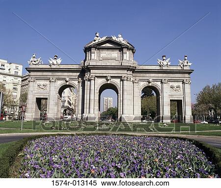 Puerta de Alcala Madrid Spain View Large Photo Image Stock Photography - Puerta de Alcala Madrid Spain. Fotosearch