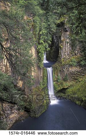 Stock Photograph - Toketee Falls Oregon USA. Fotosearch