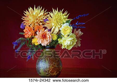 Close-up of flowers in a vase View Large Photo Image Stock Image - Close-up of flowers in a vase. Fotosearch