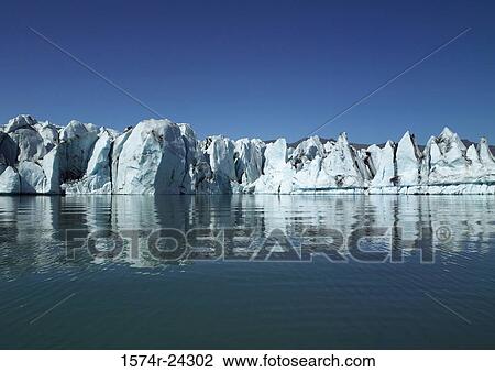 Stock Image - Jokulsarlon Glacier Iceland. Fotosearch