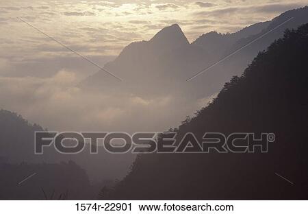 Mountain range at Lishan, Taiwan View Large Photo Image Stock Image - Mountain range at Lishan, Taiwan. Fotosearch