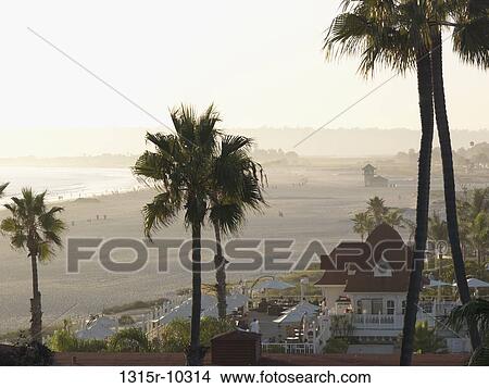 USA, California, Coranado Island, Hotel del Coronado and beachfront View Large Photo Image Picture - USA, California, Coranado Island, Hotel del Coronado and beachfront. Fotosearch