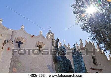 Picture - The Santuario de Jes·s el Nazareno (Sanctuary of Jesus the Nazarene), Atotonilco, Guanajuato, Mexico. Fotosearch