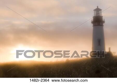 USA, Oregon, Newport, Yaquina Head Light House at sunset View Large Photo Image Picture - USA, Oregon, Newport, Yaquina Head Light House at sunset. Fotosearch
