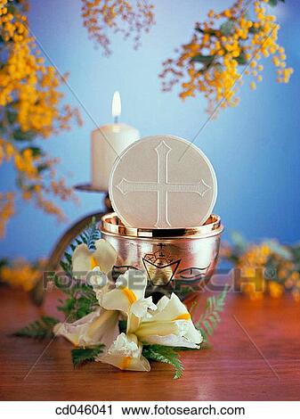 ceremony, Christian, Christianity, ciborium, Close-up View Large Photo Image Stock Image - ceremony, Christian, Christianity, ciborium, Close-up. Fotosearch
