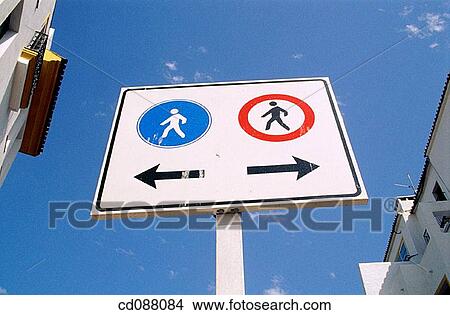 Picture - bearing, concept, circle, board, arrow. Fotosearch
