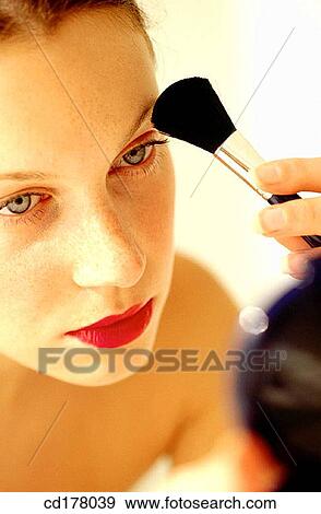 Stock Photo - beauty, Beauty Care, brunette, brush. Fotosearch