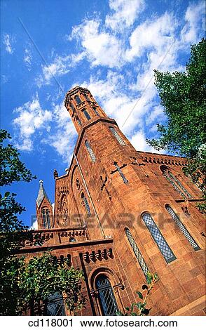 Stock Image - Smithsonian Institution Building (? The Castle?, James Renwick Jr., 1855), constructed in the Norman style -a 12th-century combination of late Romanesque and early Gothic motifs-. Washington D. C. USA. Fotosearch