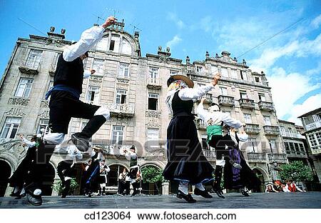 Picture - Folkloric dance. Plaza de la Herrer? a. La Peregrina festival. Pontevedra. Galicia. Spain. Fotosearch