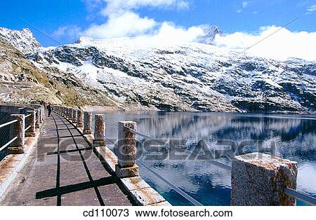 Stock Image - Lac d? Artouste. Parc National Pyr? n? es. France. Fotosearch