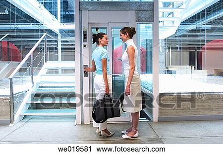 30's, businesspeople, business, briefcase, 20's View Large Photo Image Stock Image - 30's, businesspeople, business, briefcase, 20's. Fotosearch