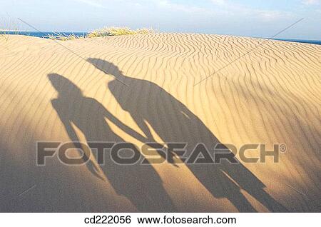 Stock Photograph - contemporary, deserted, day, couple, anonymous. Fotosearch