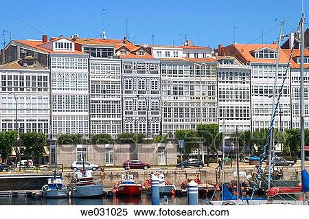 Avenida de Montoto, Dßrsena de La Marina. La Coru±a, Galicia, Spain View Large Photo Image Stock Photography - Avenida de Montoto, Dßrsena de La Marina. La Coru±a, Galicia, Spain. Fotosearch