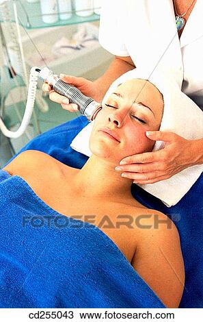 Stock Image - beautician, Body care, Beauty Care, beauty, apply. Fotosearch