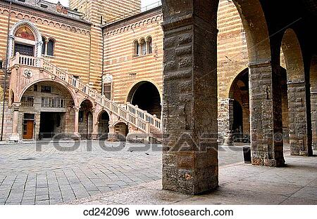 Palazzo del Comune (Town Hall). Verona. Veneto, Italy View Large Photo Image Stock Photograph - Palazzo del Comune (Town Hall). Verona. Veneto, Italy. Fotosearch
